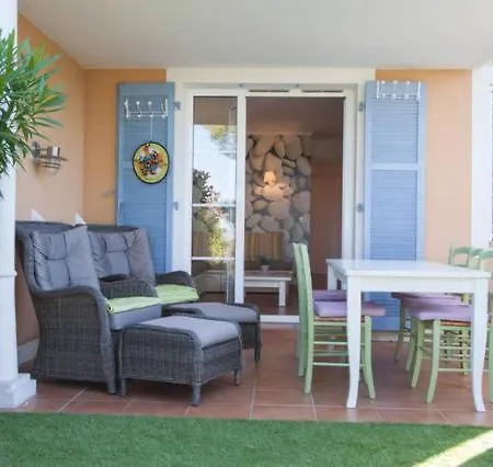 2-bedroom Steps From Débarquement With Pool Hébergement de vacances